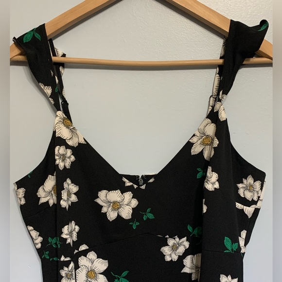 NEW WITH TAGS BAR III CUTE BLACK FLORAL LINED FITTED DRESS SIZE 10. - Picture 3 of 7